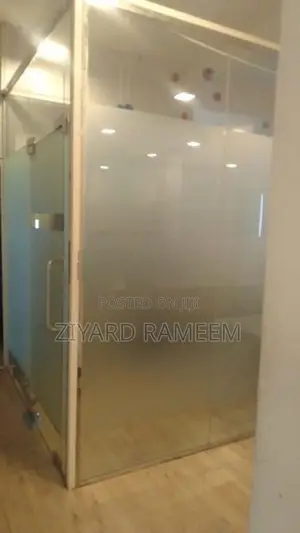 Used Office Furnitures with Glass Partitions