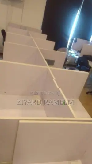 Used Office Furnitures with Glass Partitions