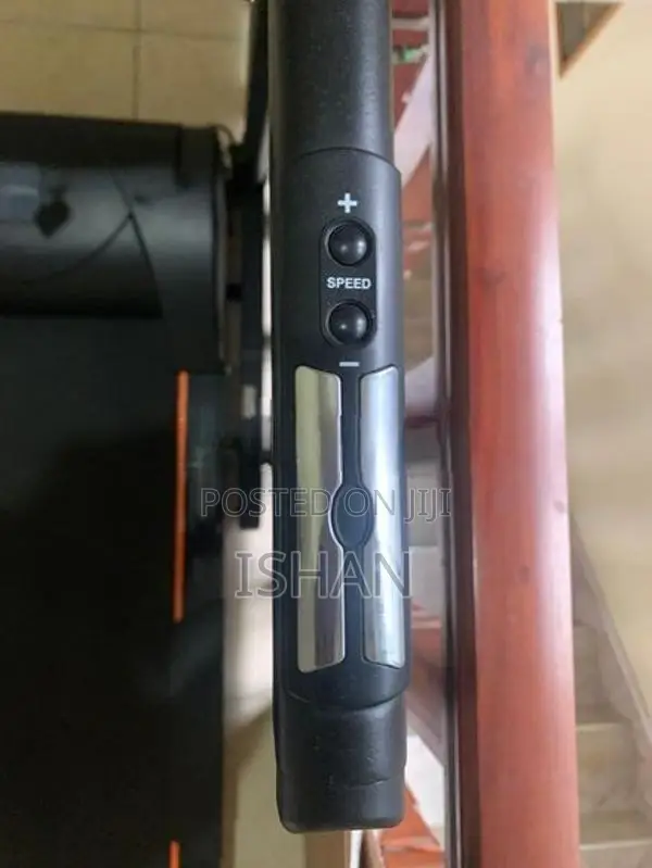 Singer Threadmill