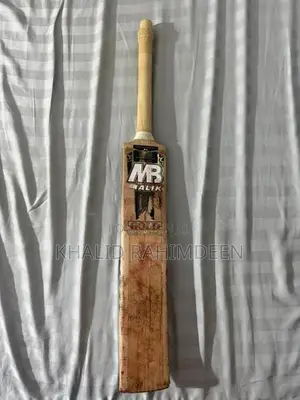 MB Malik Gold Platinum Edition Cricket Bat