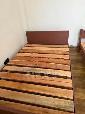 ATTONIYA DOUBLE BED (6 X 4 )