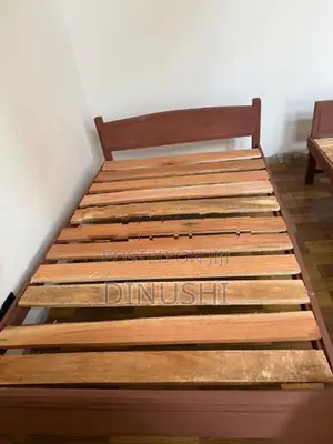 ATTONIYA DOUBLE BED (6 X 4 )