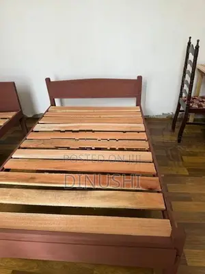ATTONIYA DOUBLE BED (6 X 4 )