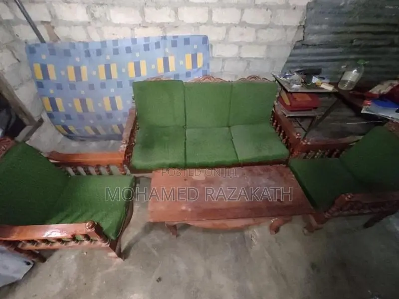 MUDHURAI WOODEN SOFA