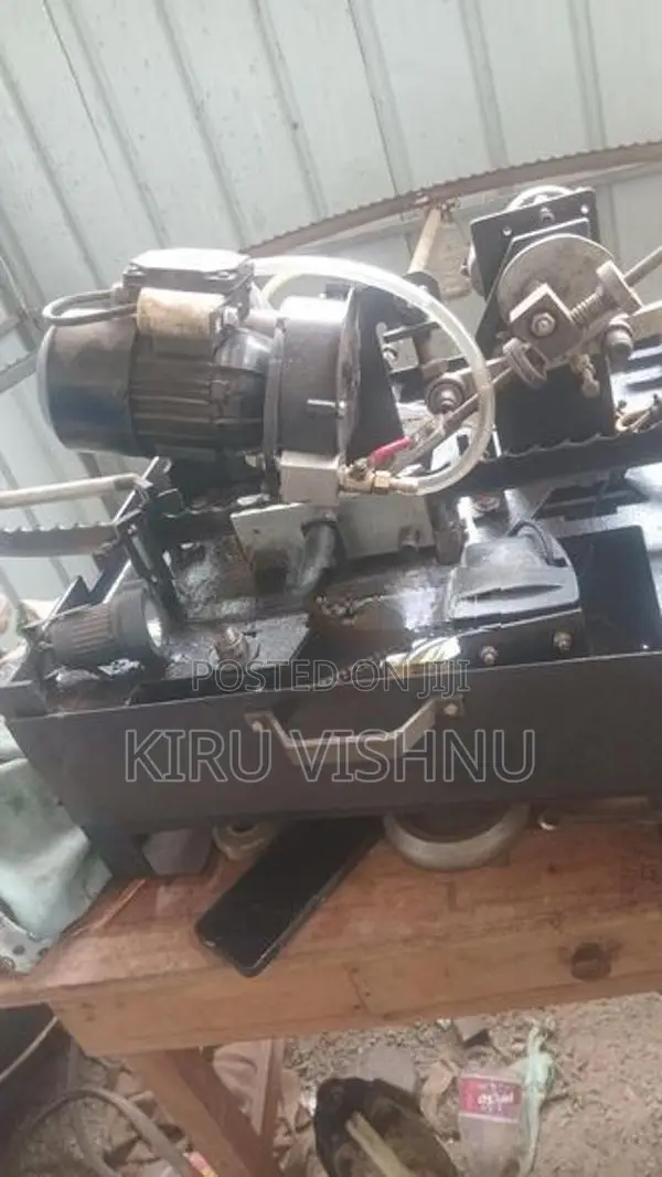 Band Saw Machine