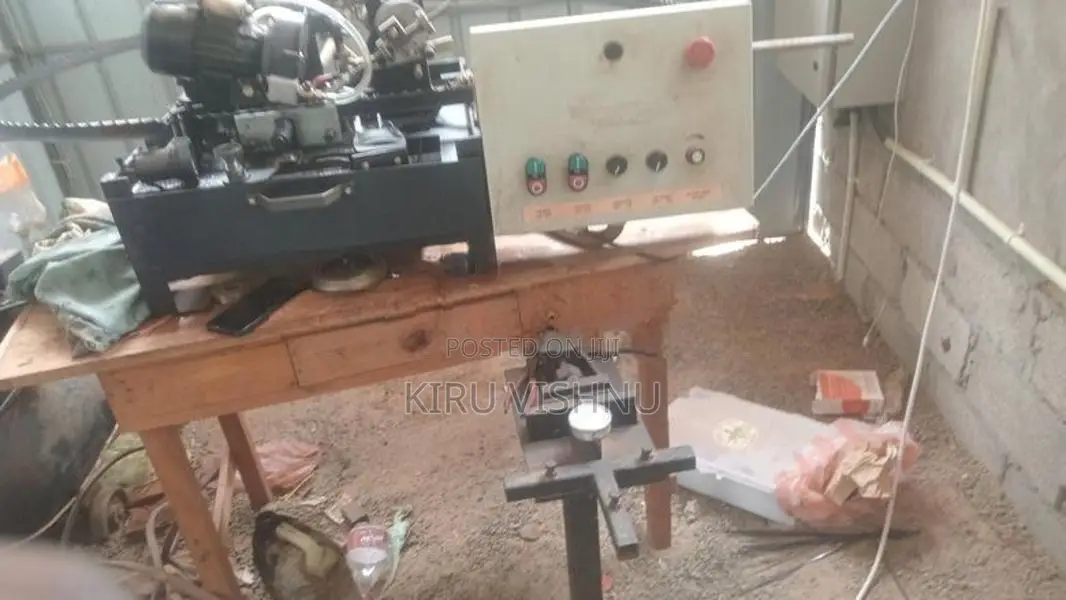 Band Saw Machine