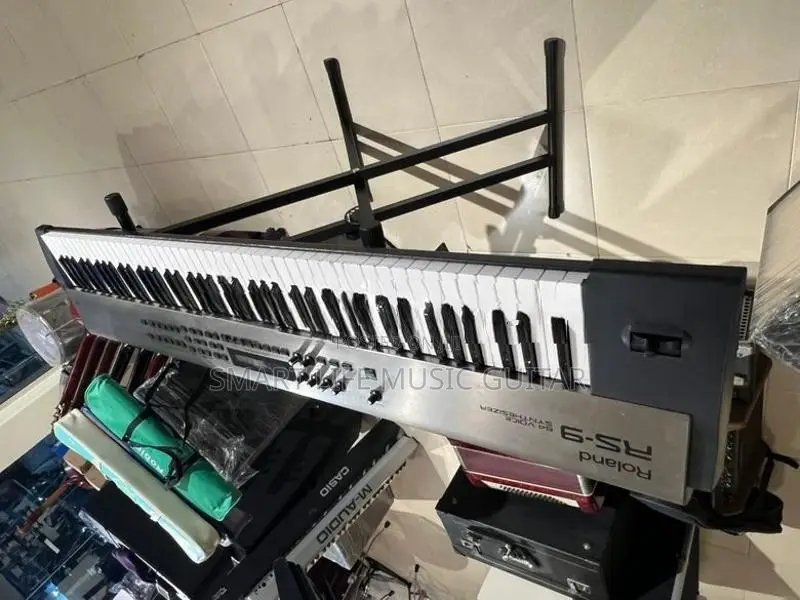 Roland Rs-9 Keyboard Workstation