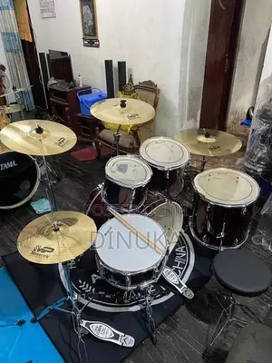 ACOUSTIC DRUM SET
