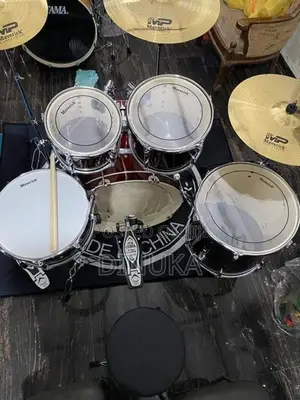 ACOUSTIC DRUM SET