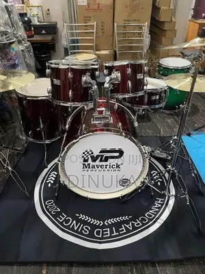 ACOUSTIC DRUM SET