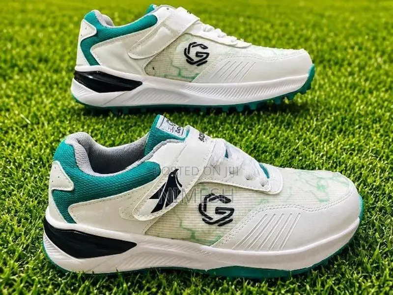 Gowin Hawk Cricket Shoe