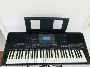 Yamaha PSR E 463 Keyboard
