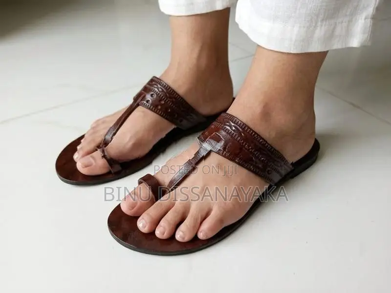 ලෙදර් කාන්තා පාවහන්