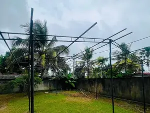 සවිමත් යකඩ හට් රාමුව