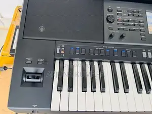 Yamaha Psr SX700 Keyboard