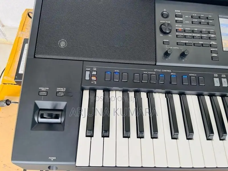 Yamaha Psr SX700 Keyboard