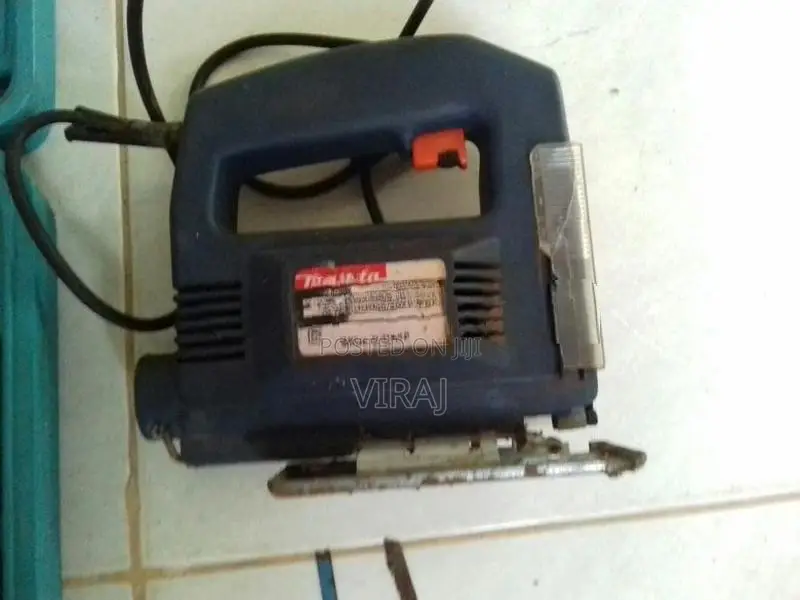 elecric saw