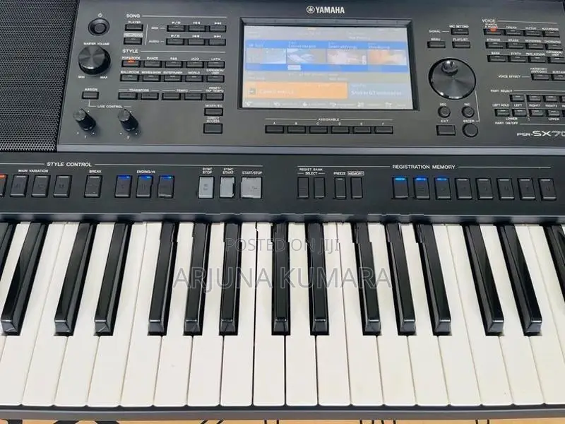 Yamaha Psr SX700 Keyboard