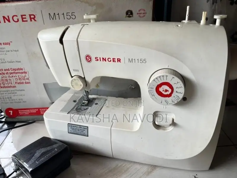 Singer Portable Sawing Machine (M1155)
