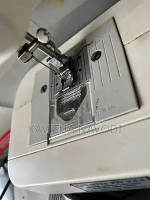 Singer Portable Sawing Machine (M1155)