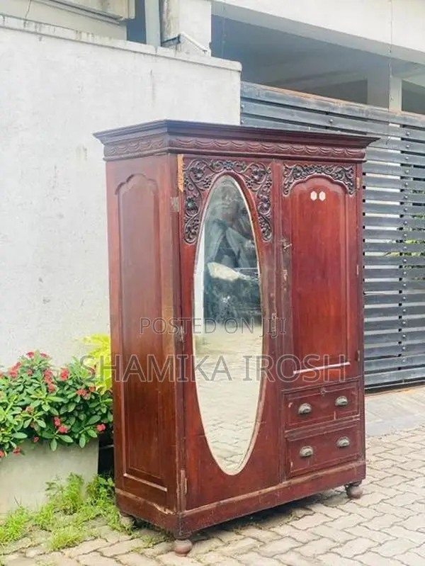Antique Almariya