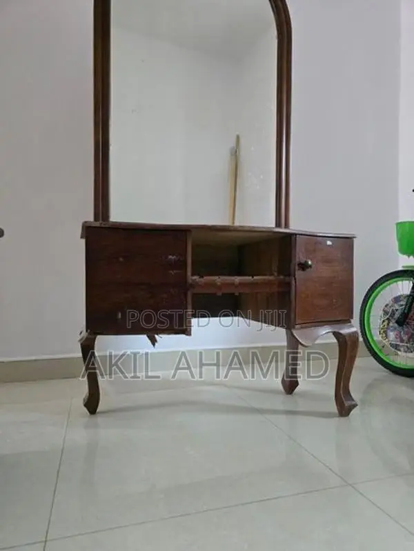 dressing table