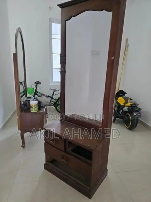 dressing table