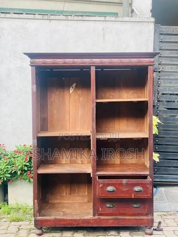 Antique Almariya