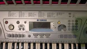 Yamaha PSR-275 Electronic Keyboard with Power Adapter –