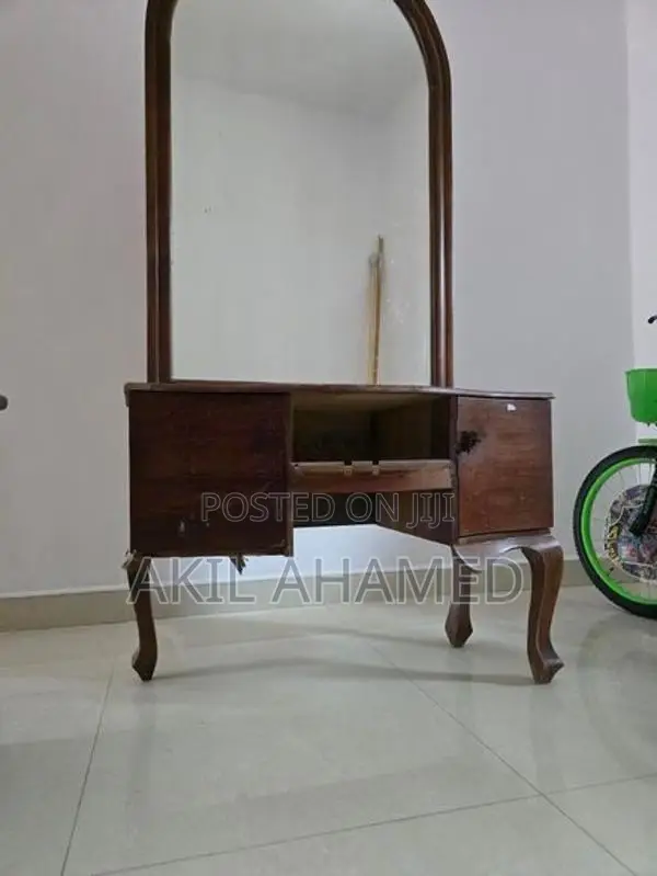 dressing table