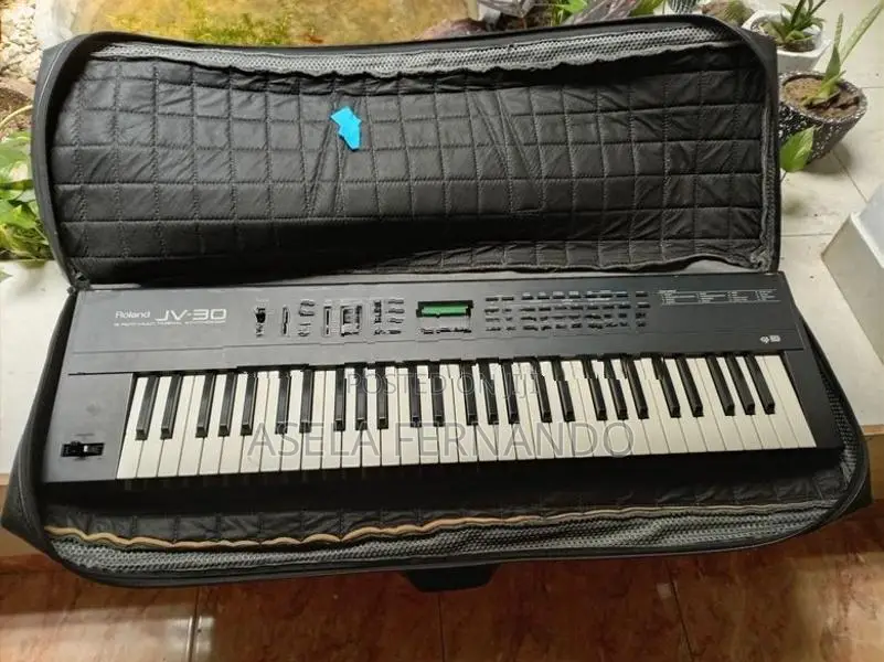 Roland JV 30 key board
