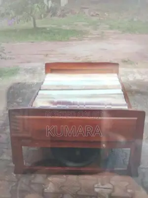 බාවිතා කරන ලද කොස් දැව ඇද