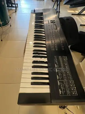 Roland D10 Synthesizer Keyboard