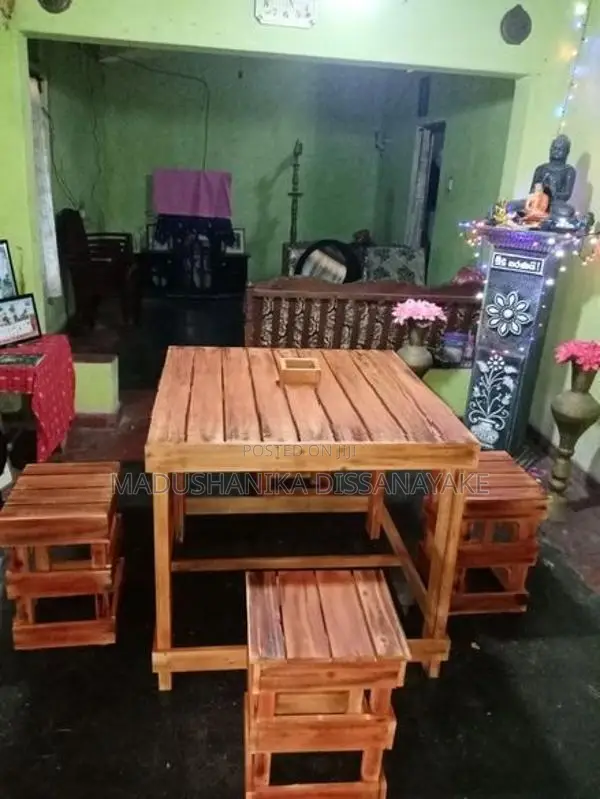Table with 04 Chairs