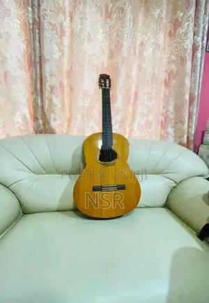 Yamaha C40 Classical Box Guitar