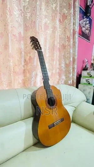 Yamaha C40 Classical Box Guitar