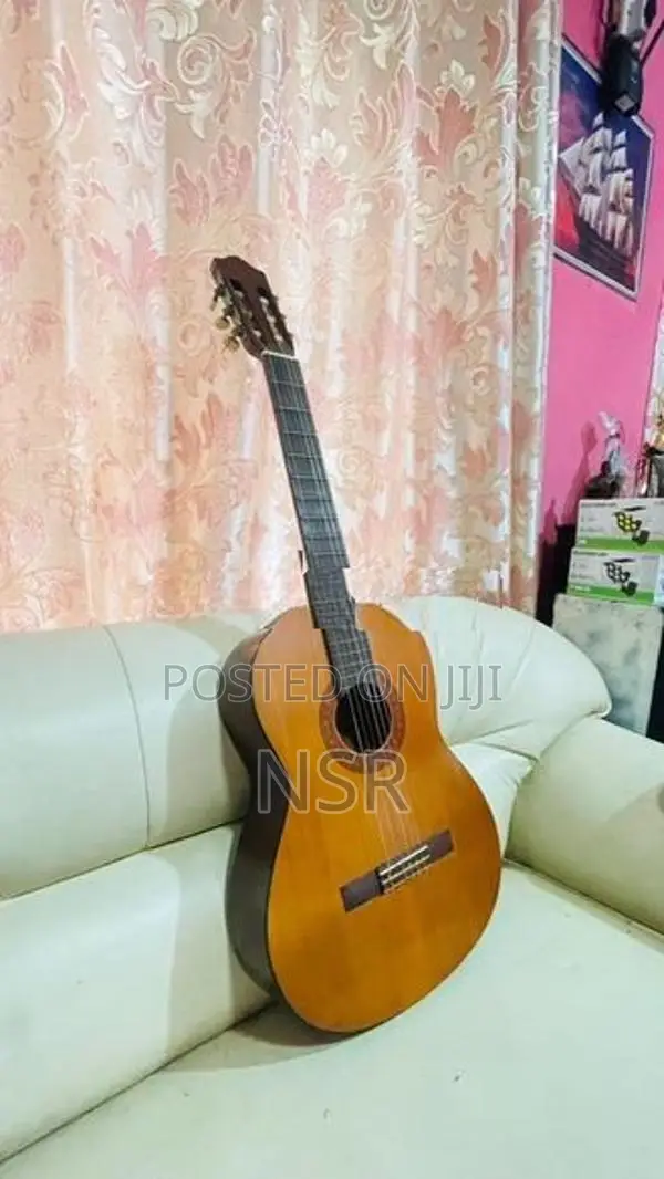 Yamaha C40 Classical Box Guitar