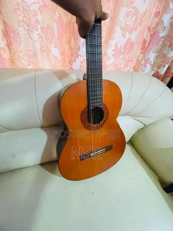 Yamaha C40 Classical Box Guitar