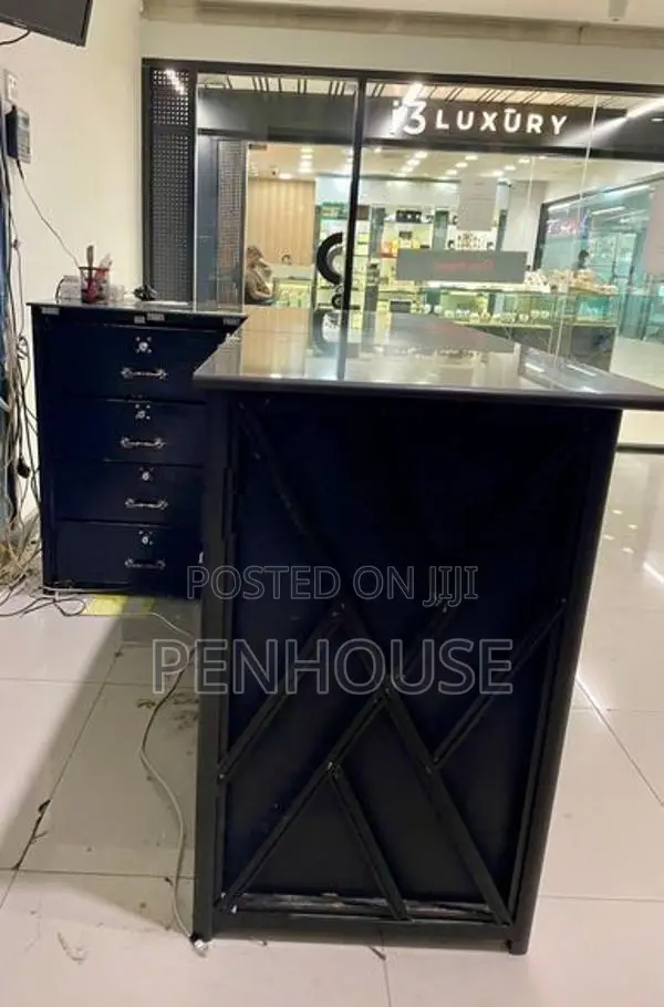 Cashier Table