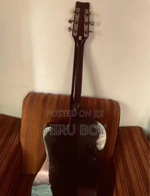 Box Guitar