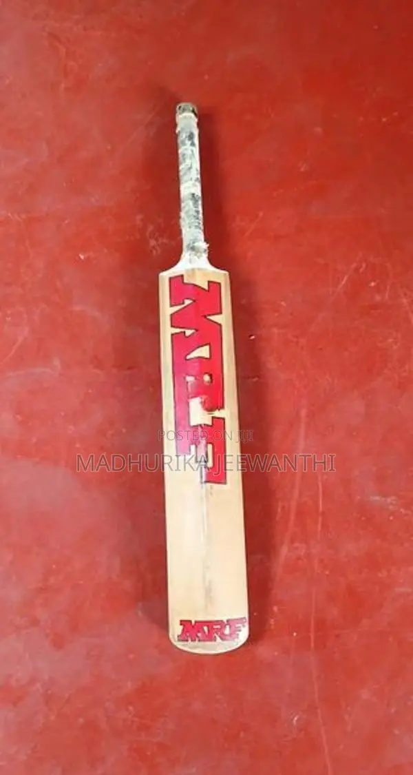 Cricket MRF bat