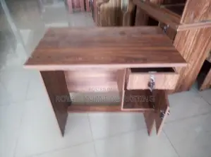 Small Melamine Office Table (Q-1)