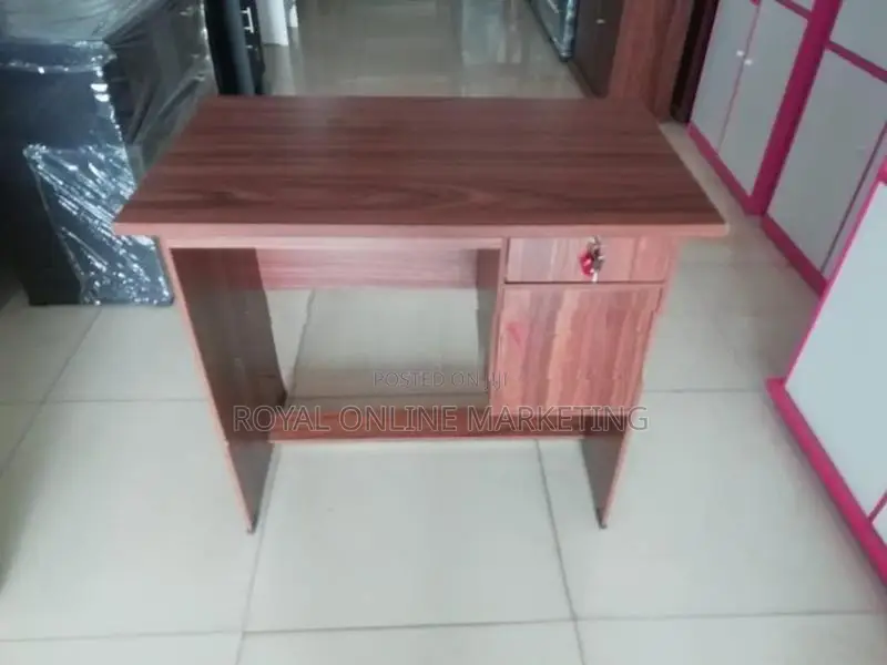 Small Melamine Office Table (Q-1)
