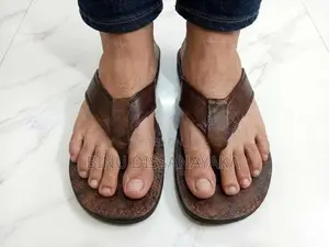 පිරිමි ලෙදර් පාවහන්