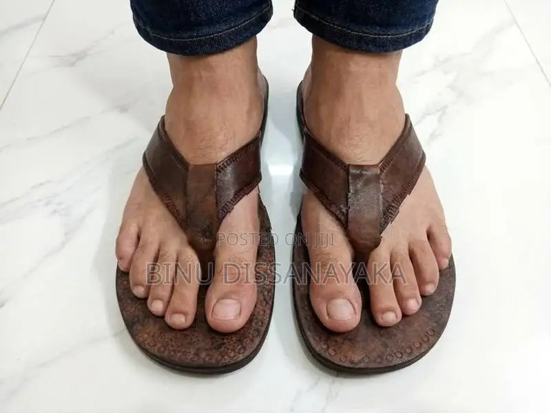 පිරිමි ලෙදර් පාවහන්