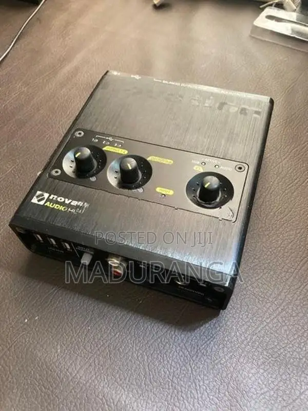 Novation Audio Hub 2x4 Live Interface