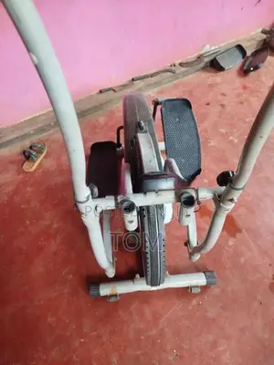 Exercise Machine E-Strider