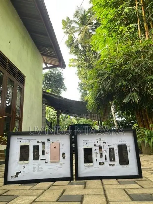 iPhone wall art