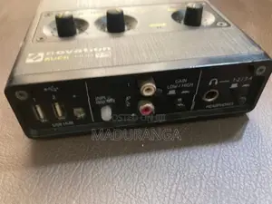 Novation Audio Hub 2x4 Live Interface