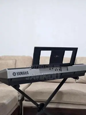 Yamaha PSR-E443